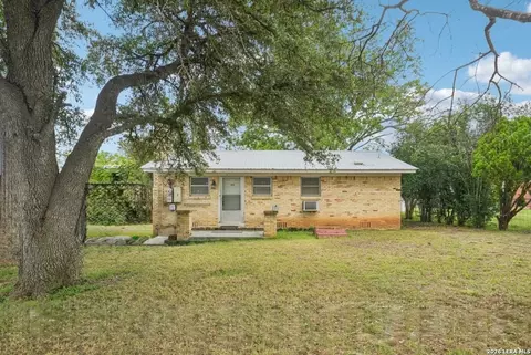 1620 Cavett St, Gonzales, TX 78629