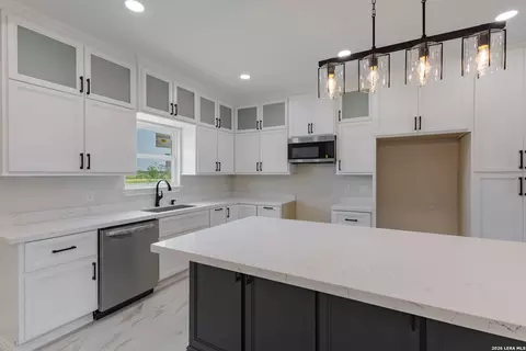 Kitchen - 3129 Regina Dr, Eagle Pass, TX 78852 photo 3 of 4