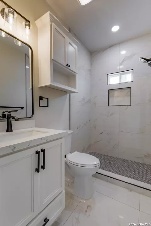 Bath - 3129 Regina Dr, Eagle Pass, TX 78852 photo 6 of 6