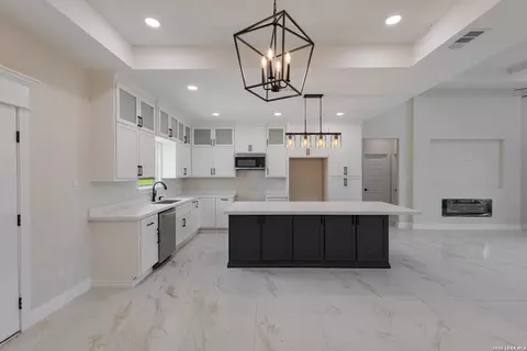 Kitchen - 3129 Regina Dr, Eagle Pass, TX 78852 photo 2 of 4