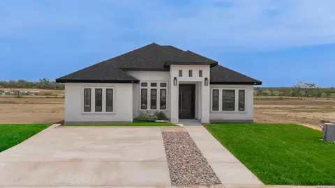Exterior - 3129 Regina Dr, Eagle Pass, TX 78852 photo 3 of 4