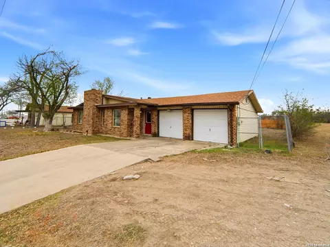 Exterior - 305 Toepperwein Rd, Converse, TX 78109 photo 2 of 6