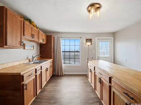 Kitchen - 305 Toepperwein Rd, Converse, TX 78109 photo 2 of 4