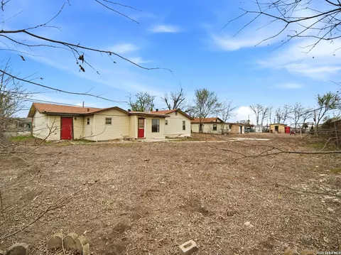 Exterior - 305 Toepperwein Rd, Converse, TX 78109 photo 5 of 6