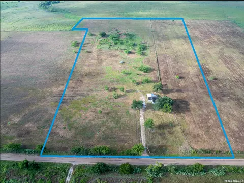 624 Berger Rd, Schulenburg, TX 78945