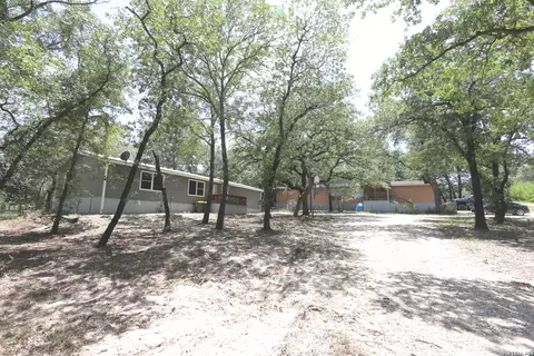 76 76 B Post Oak Rd, La Vernia, TX 78121