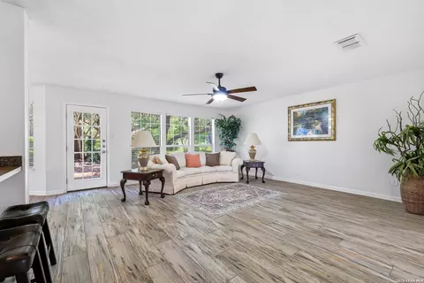 7443 Shady Hollow Ln, San Antonio, TX 78255