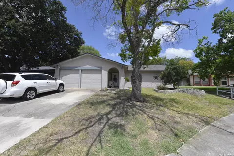 7817 Hunter Oaks, Live Oak, TX 78233