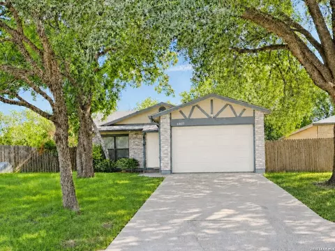 6807 Misty Field Dr, Converse, TX 78109