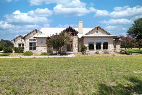 762 Buckskin Trl, Bandera, TX 78003