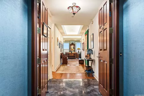1 Towers Park Ln #2305, San Antonio, TX 78209
