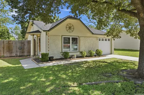 9746 Hidden Swan, San Antonio, TX 78250