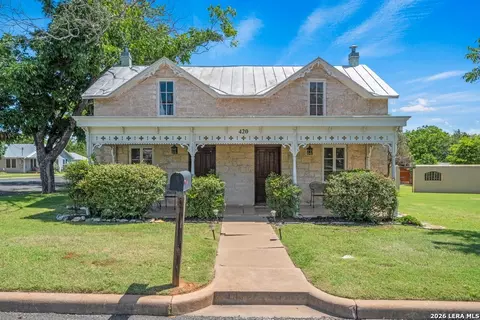 420 W Austin St, Fredericksburg, TX 78624