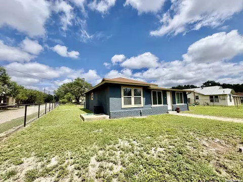 103 S Sweeney, Brackettville, TX 78832