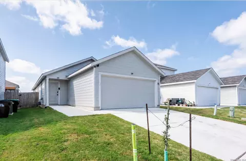 3633 Wentz Hill Dr, Marion, TX 78124