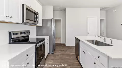 Kitchen - 14526 Open Range Rd, Lytle, TX 78052 photo 5 of 7
