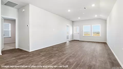 Living - 14526 Open Range Rd, Lytle, TX 78052 photo 1 of 2