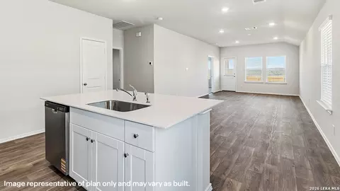 Kitchen - 14526 Open Range Rd, Lytle, TX 78052 photo 4 of 7