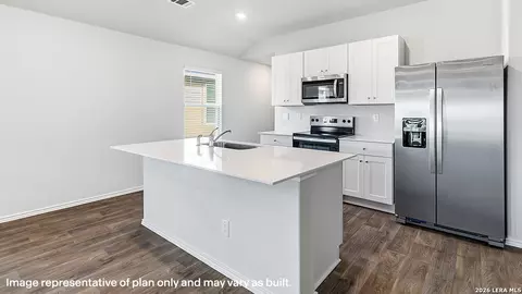 Kitchen - 14526 Open Range Rd, Lytle, TX 78052 photo 3 of 7