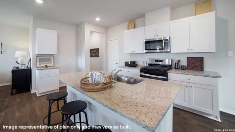 Kitchen - 14522 Open Range Rd, Lytle, TX 78052 photo 2 of 3