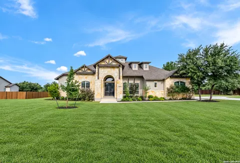 558 James Way, Castroville, TX 78009