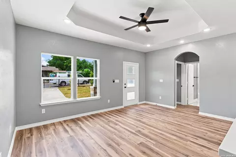 110 Inez Ave, San Antonio, TX 78228