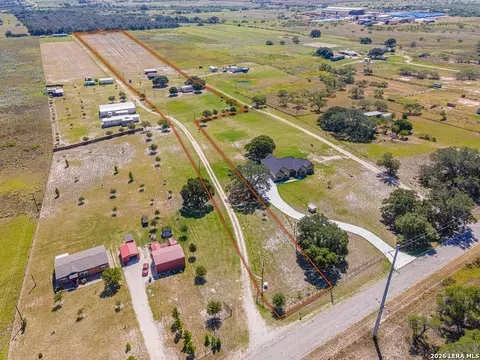 3424 County Road 307, La Vernia, TX 78121