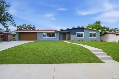 415 Redcliff Dr, San Antonio, TX 78216