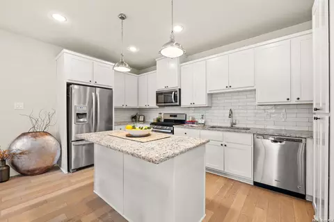 202 Claremont Ave #102, San Antonio, TX 78209