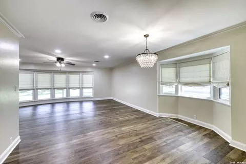 Living - 921 Maple, Uvalde, TX 78801 photo 1 of 6