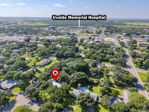 View/Area - 921 Maple, Uvalde, TX 78801 photo 2 of 3