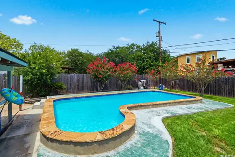 355 Rexford Dr, San Antonio, TX 78216