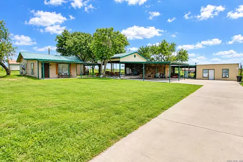 15122 Trawalter Rd, Atascosa, TX 78002