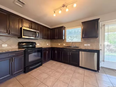 2535 Fayette Dr, New Braunfels, TX 78130