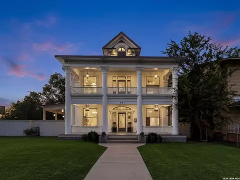321 E Dewey Pl, San Antonio, TX 78212