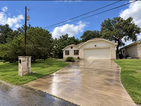 741 Lookout Dr, Canyon Lake, TX 78133