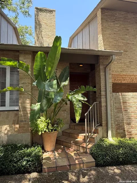 7 Gallery Ct #D, San Antonio, TX 78209