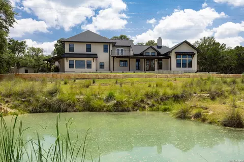 368 Fm 1376 # D, Boerne, TX 78006