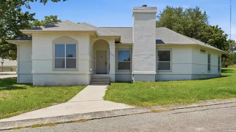 703 Lazy Blf, New Braunfels, TX 78130