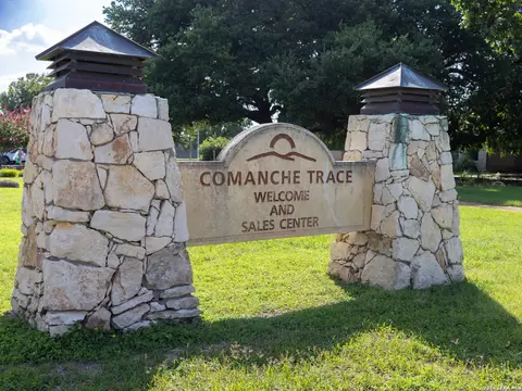 3304 Arrowhead Dr, Kerrville, TX 78028