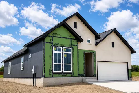 123 Carlton Cv, Mico, TX 78056