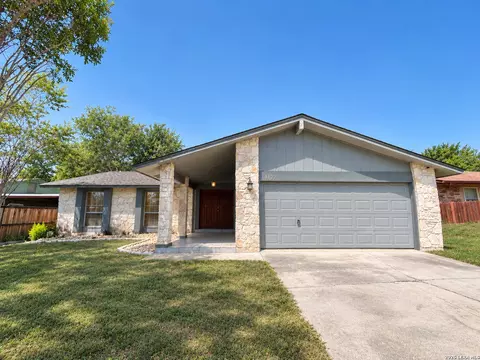 1127 Klondike St, San Antonio, TX 78245
