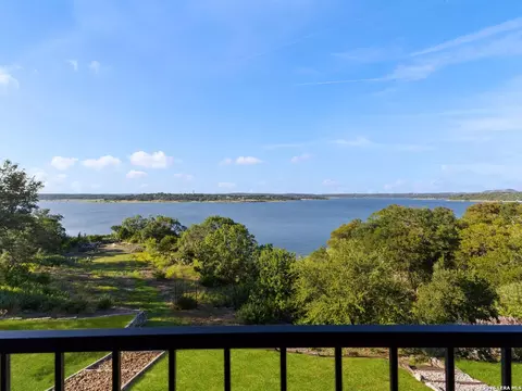 1736 Stagecoach Dr, Canyon Lake, TX 78133