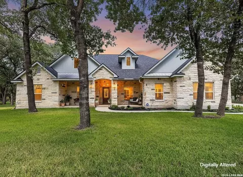 128 Chuckwagon Dr, La Vernia, TX 78121