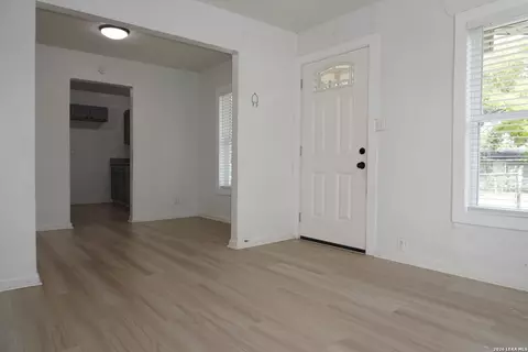 230 Goforth Dr, San Antonio, TX 78233
