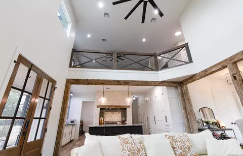 Entry Way - 914 County Road 7718, Devine, TX 78016 photo 1 of 1