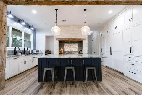 Kitchen - 914 County Road 7718, Devine, TX 78016 photo 1 of 7