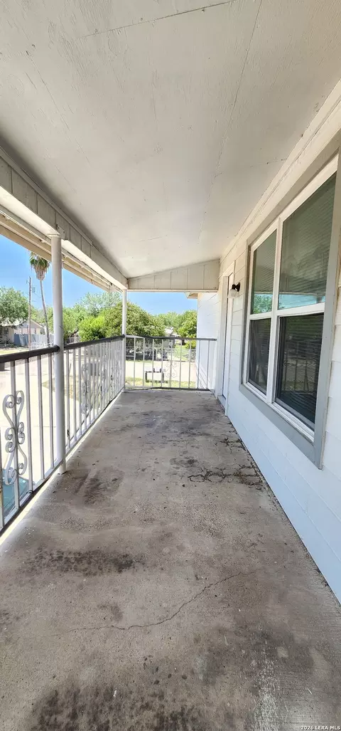 Exterior - 724 Progreso, Eagle Pass, TX 78852 photo 2 of 4