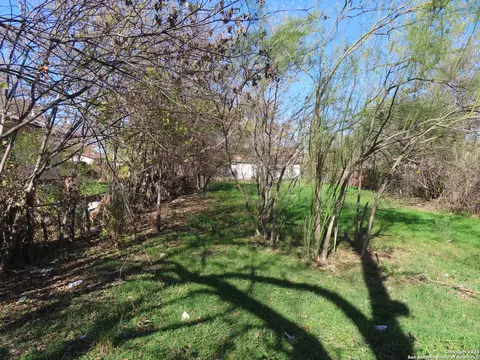 4015 W Salinas, San Antonio, TX 78207