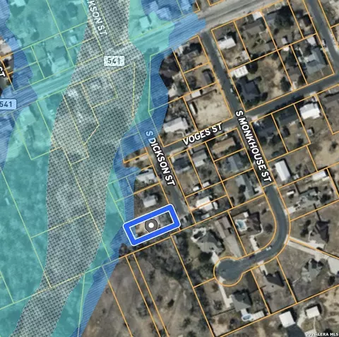 208 S Dickson, Poth, TX 78147 photo 5